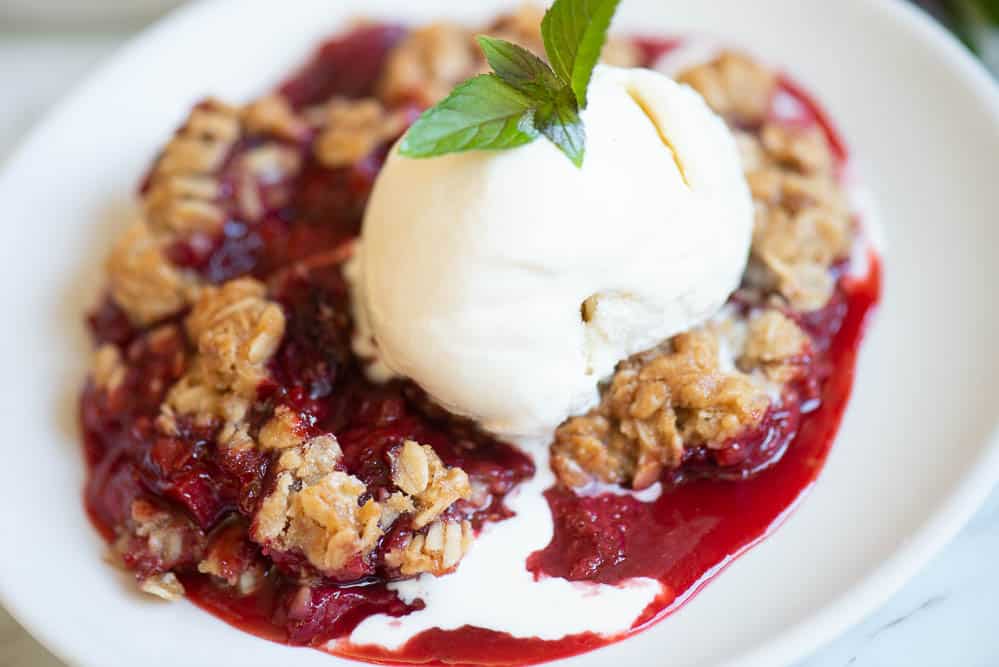 how to make Strawberry Rhubarb Crisp