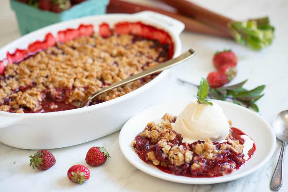 Strawberry Rhubarb Crisp [tenacrebaker.com]
